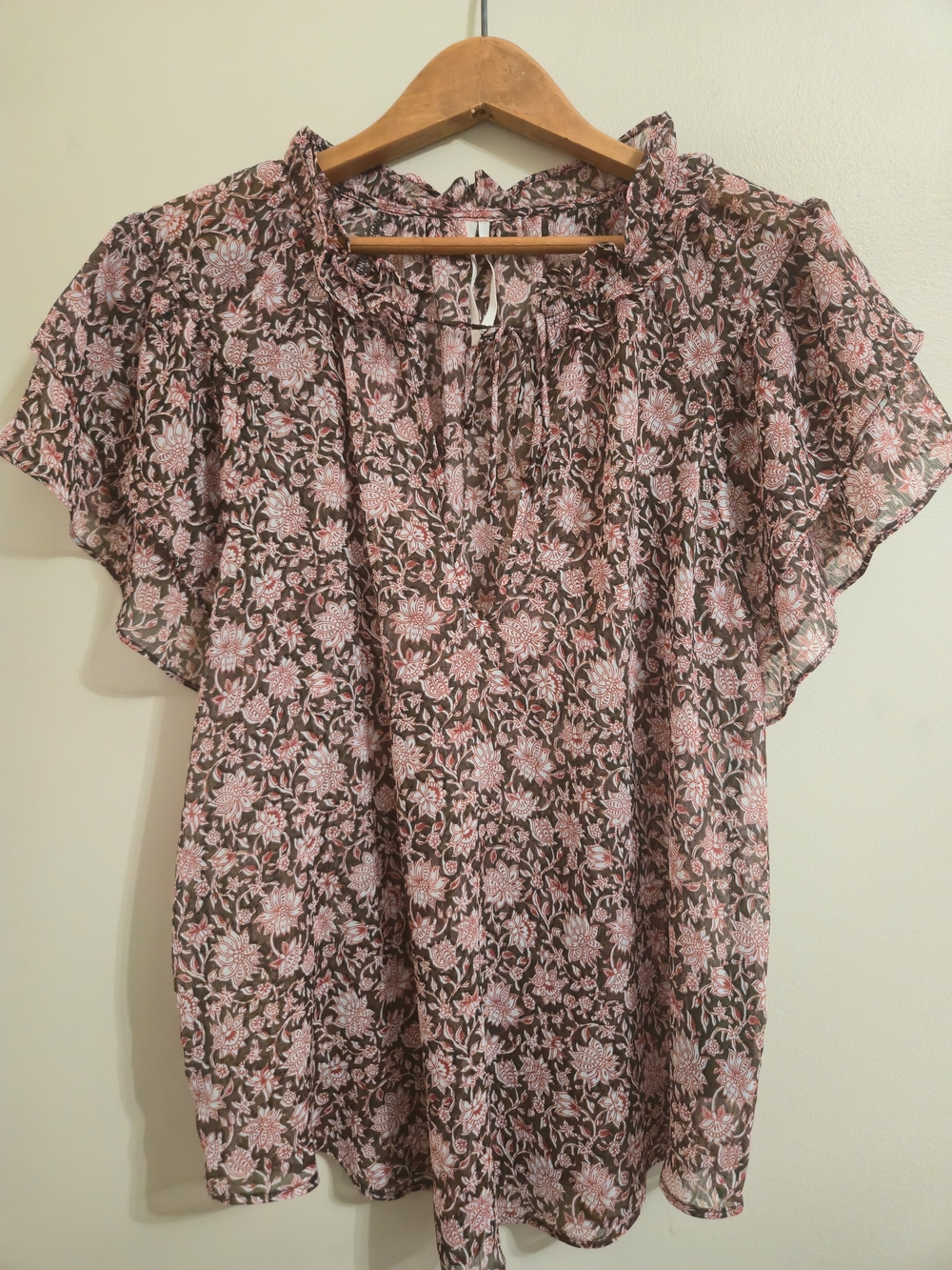 Anthropologie Women's L Floral Chiffon Sheer Tie Neck Flutter Sleeve Blouse